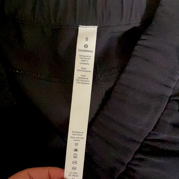 Lululemon On The Fly Black Pants Casual Woven 27" - Picture 2 of 4